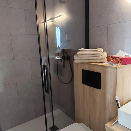 Little Tiny Village Haus 1 *