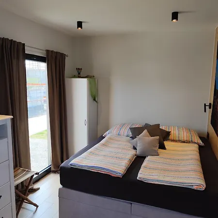 Little Tiny Village Haus 1 Apartment *