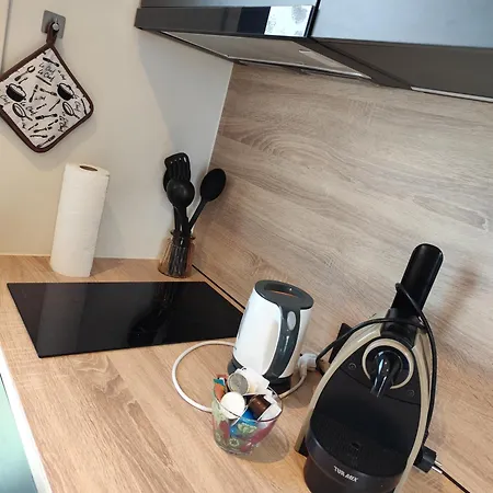 Little Tiny Village Haus 1